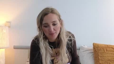 Snapshot of stellaflowerpower chatting on November 6, 2025, 2:29 pm StellaFlowerPower online show from November 6, 2025, 2:29 pm