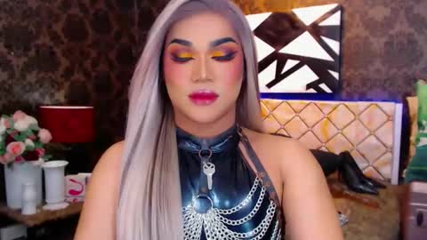 CALL ME STELLA online show from January 4, 2025, 8:28 am