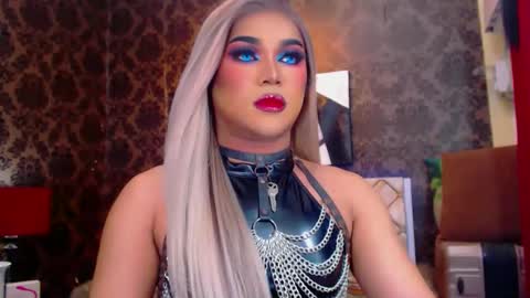 CALL ME STELLA online show from February 4, 2025, 9:38 am