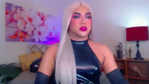 CALL ME STELLA online show from November 6, 2025, 9:54 am