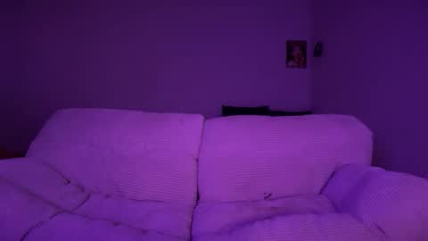 stellapearl online show from November 29, 2025, 8:50 am