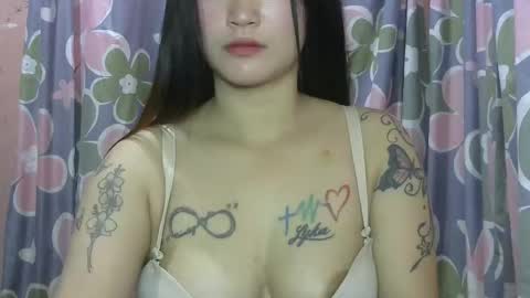 Stellapearlx online show from May 4, 2026, 2:29 am