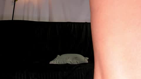 stellart_ online show from March 4, 2025, 2:49 am