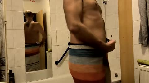 lee online show from September 16, 2025, 3:07 am