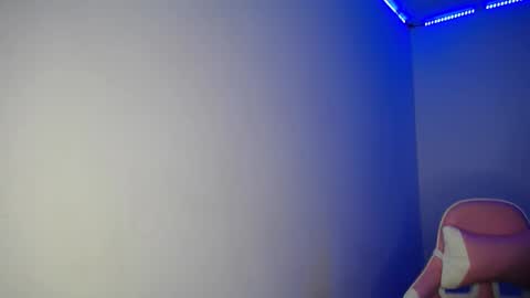 Emma online show from February 9, 2025, 9:39 pm