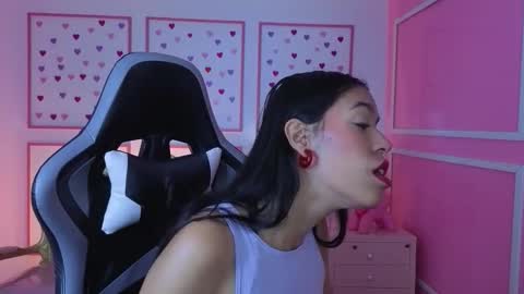 Stephania online show from September 24, 2025, 11:35 am