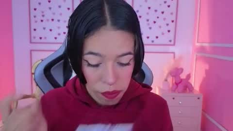 Stephania online show from October 23, 2025, 11:42 am