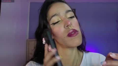 Stephania online show from May 6, 2026, 4:01 pm