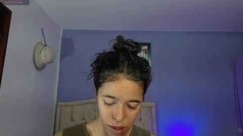 Snapshot of stephania_t chatting on June 4, 2026, 3:18 pm Stephania online show from June 4, 2026, 3:18 pm