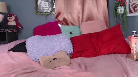 Snapshot of stephanie_golden chatting on December 8, 2024, 10:03 pm IG stephani 3333 online show from December 8, 2024, 10:03 pm