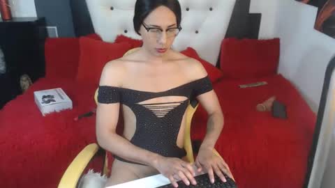 Snapshot of stephanieparadis25 chatting on February 11, 2026, 4:12 pm stephanieparadis online show from February 11, 2026, 4:12 pm