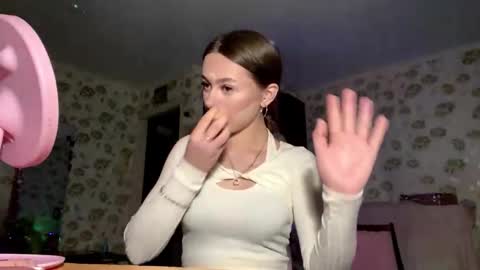 Stephani online show from February 25, 2026, 2:59 pm