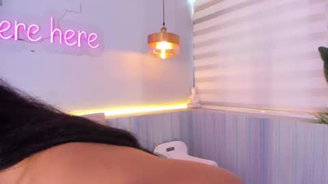 Stephany  online show from November 17, 2025, 4:57 pm