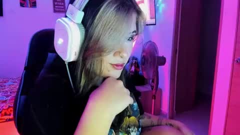 Stephany  independient model  online show from January 28, 2025, 4:18 am