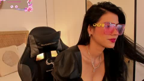 S T E P H A N Y A online show from April 22, 2026, 7:37 pm