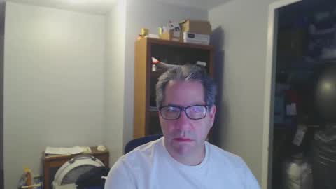 stephenhal9 online show from December 4, 2025, 2:43 am