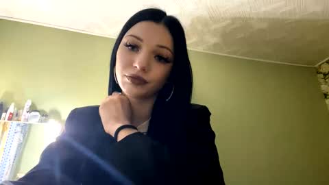 StephanI online show from November 20, 2025, 12:05 pm