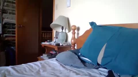 Ian23602 online show from October 16, 2025, 12:28 pm