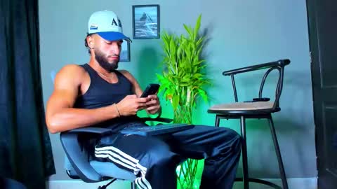 Steve  online show from November 11, 2025, 11:32 am