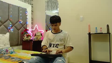 Snapshot of steve_hotman_ chatting on April 29, 2026, 7:42 pm Steve Hotman online show from April 29, 2026, 7:42 pm