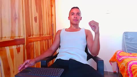 steven_modelo69 online show from December 15, 2024, 1:46 am