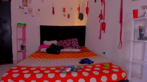 TANIA-STEVEN online show from September 18, 2025, 9:28 pm