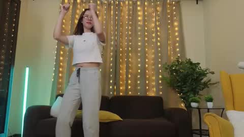 Candy online show from November 4, 2025, 5:56 pm