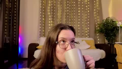 Candy online show from November 29, 2025, 6:22 pm