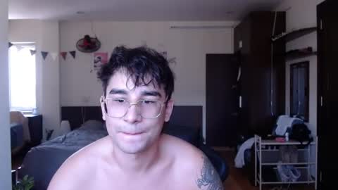 Snapshot of steveoceanbeanhuge chatting on June 24, 2026, 3:27 am Alex online show from June 24, 2026, 3:27 am
