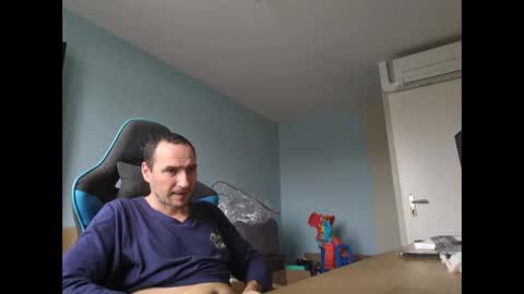 stickolive1 online show from October 13, 2025, 11:43 am