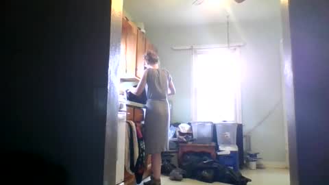 stickyredfunsize online show from November 9, 2025, 3:54 pm