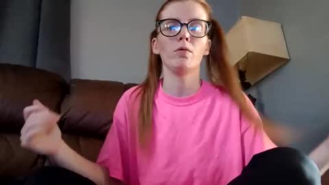 stickyredfunsize online show from November 16, 2025, 4:56 pm