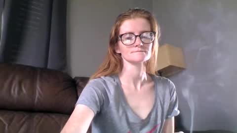 stickyredfunsize online show from November 18, 2025, 4:44 pm