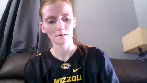 stickyredfunsize online show from December 4, 2025, 7:44 pm