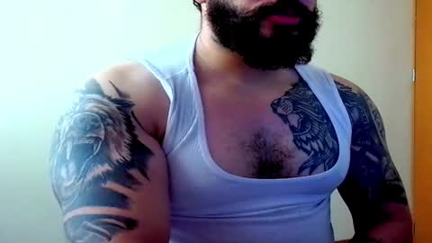 stiven253958 online show from April 19, 2026, 3:44 pm