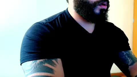 stiven253958 online show from April 20, 2026, 4:43 pm