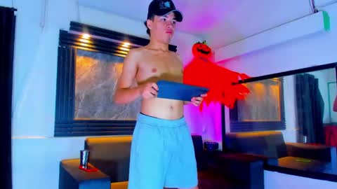 friends online show from October 18, 2025, 5:32 am