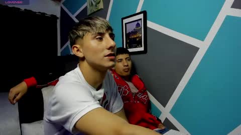 Stiven  online show from April 17, 2026, 4:04 am