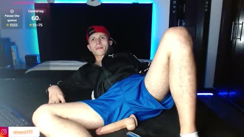 stiven tellez  online show from February 28, 2025, 7:05 am