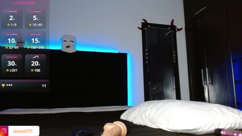 stiven tellez  online show from March 1, 2025, 7:08 am