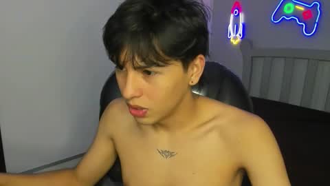 Stiwen online show from October 1, 2025, 3:18 pm