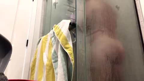 stlhotwifeguy online show from December 11, 2024, 4:09 pm