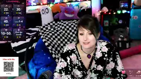 Snapshot of stoleyoursweetroll chatting on July 1, 2026, 7:57 pm Elfie online show from July 1, 2026, 7:57 pm
