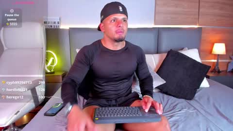 Stone Lee  online show from February 21, 2025, 1:33 pm