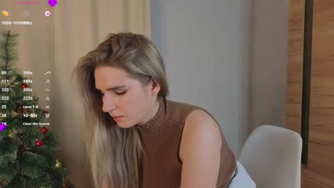 Luna online show from December 21, 2025, 3:41 pm