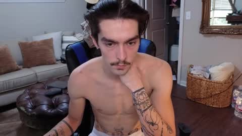 str8whiteboy21 online show from September 14, 2025, 5:23 pm