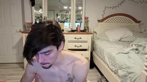 Snapshot of str8whiteboy21 chatting on December 22, 2025, 6:10 am str8whiteboy21 online show from December 22, 2025, 6:10 am