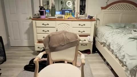 Snapshot of str8whiteboy21 chatting on February 9, 2026, 3:43 am str8whiteboy21 online show from February 9, 2026, 3:43 am