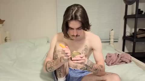 Snapshot of str8whiteboy21 chatting on March 13, 2026, 5:03 am str8whiteboy21 online show from March 13, 2026, 5:03 am