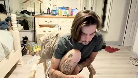 str8whiteboy21 online show from May 4, 2026, 5:47 am